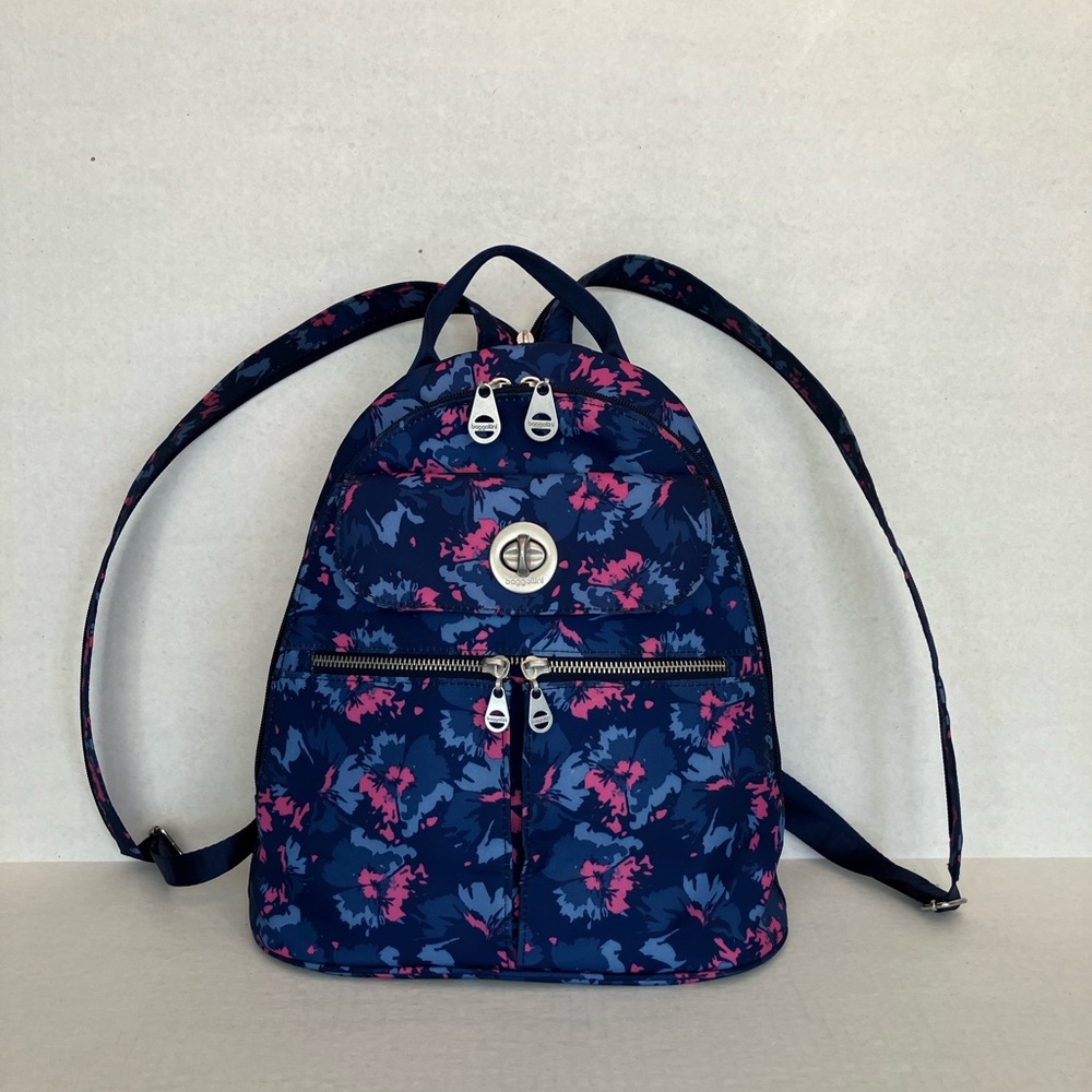 Baggalini backpack